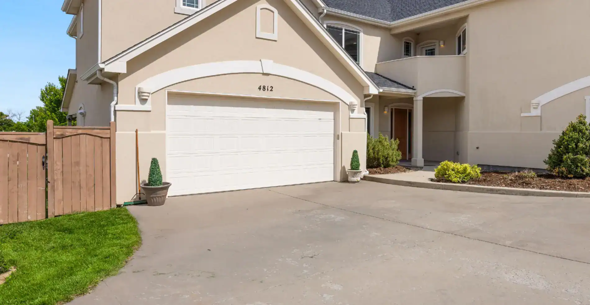 Insulated vs Non-Insulated Garage Doors