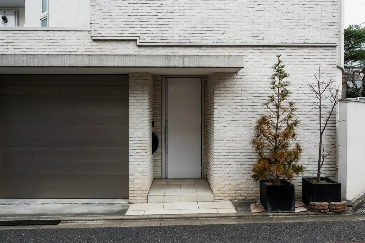 Experience and Expertise: Crafting Quality Garage Doors for 8+ Years in commercial and residential